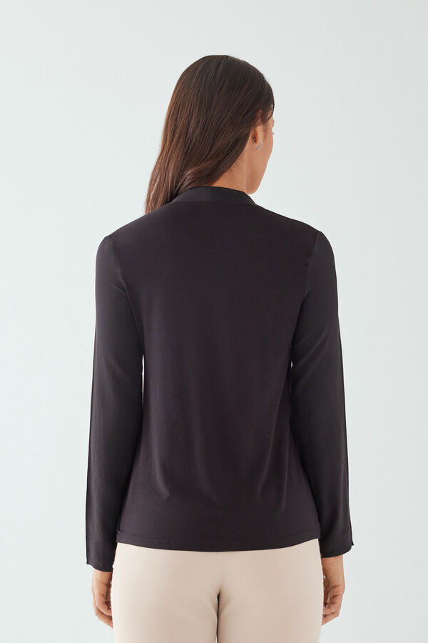 Camicia con scollo a V