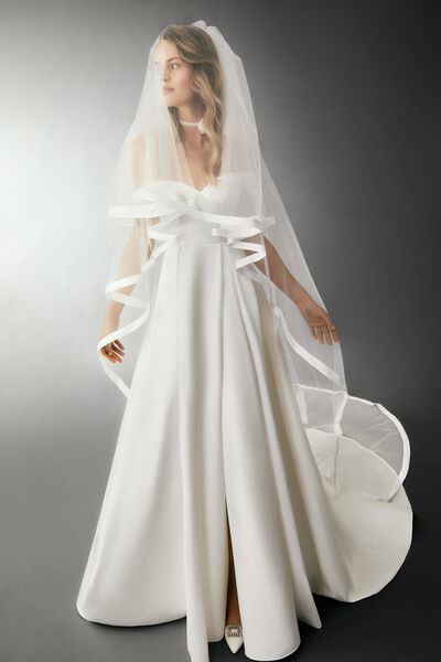 Velo in tulle con balza in raso