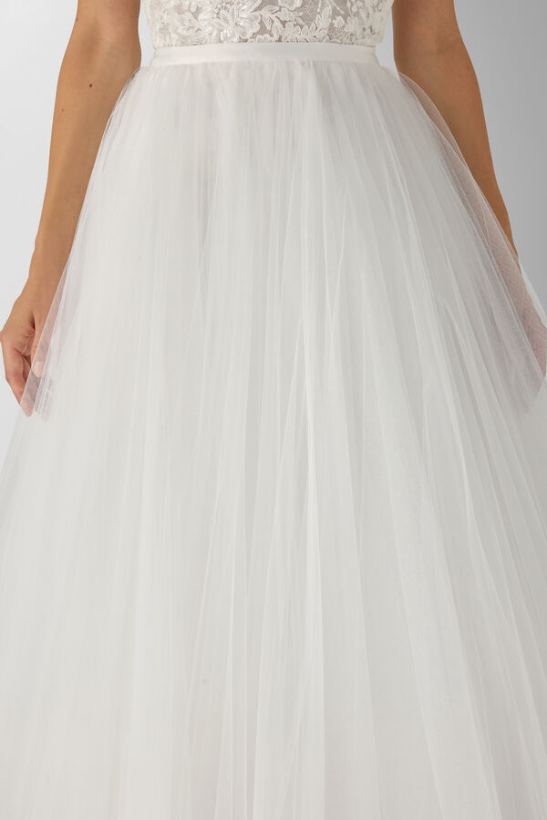 Semi-wide tulle skirt