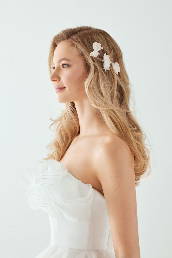 Hairpins with fabric flowers